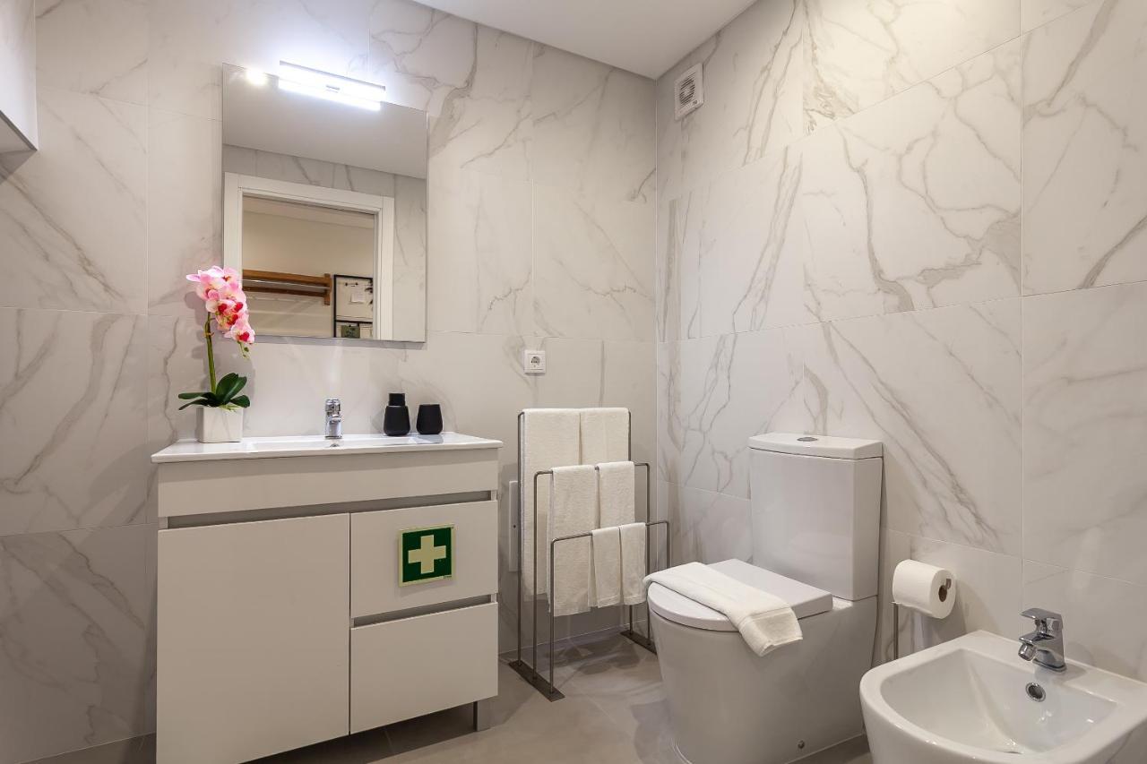 Gravito 53 Apartments By Home Sweet Home アヴェイロ エクステリア 写真